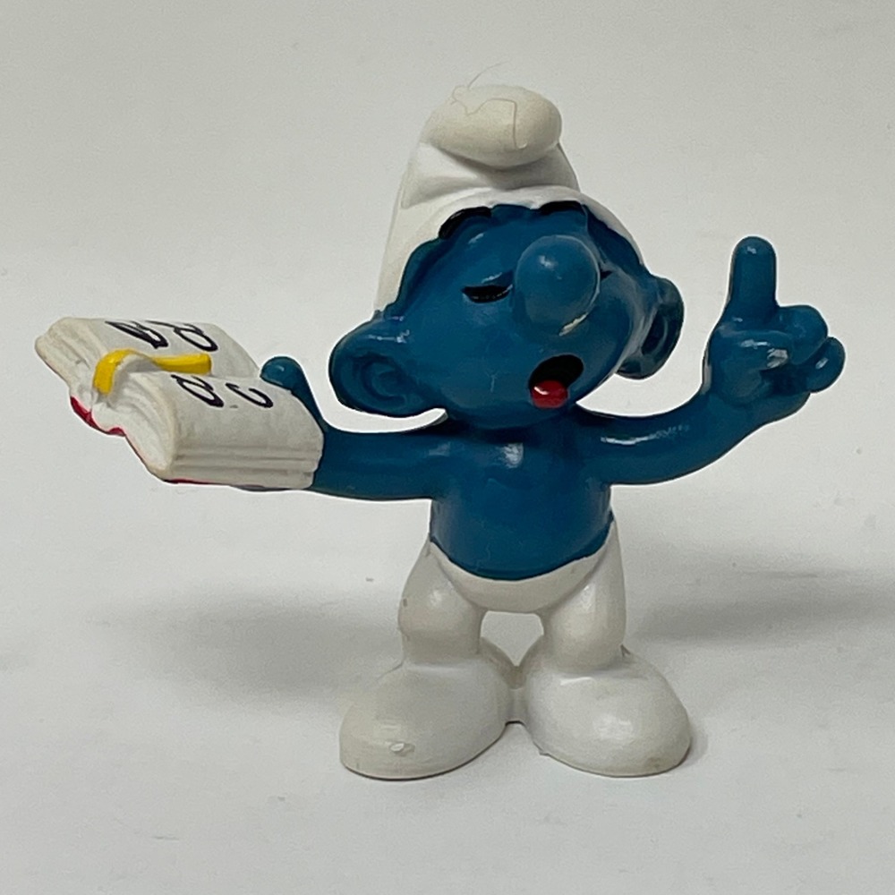 Vintage 1980 Schleich Peyo Smurf Holding Book Student Scholar Figurine 2.0107